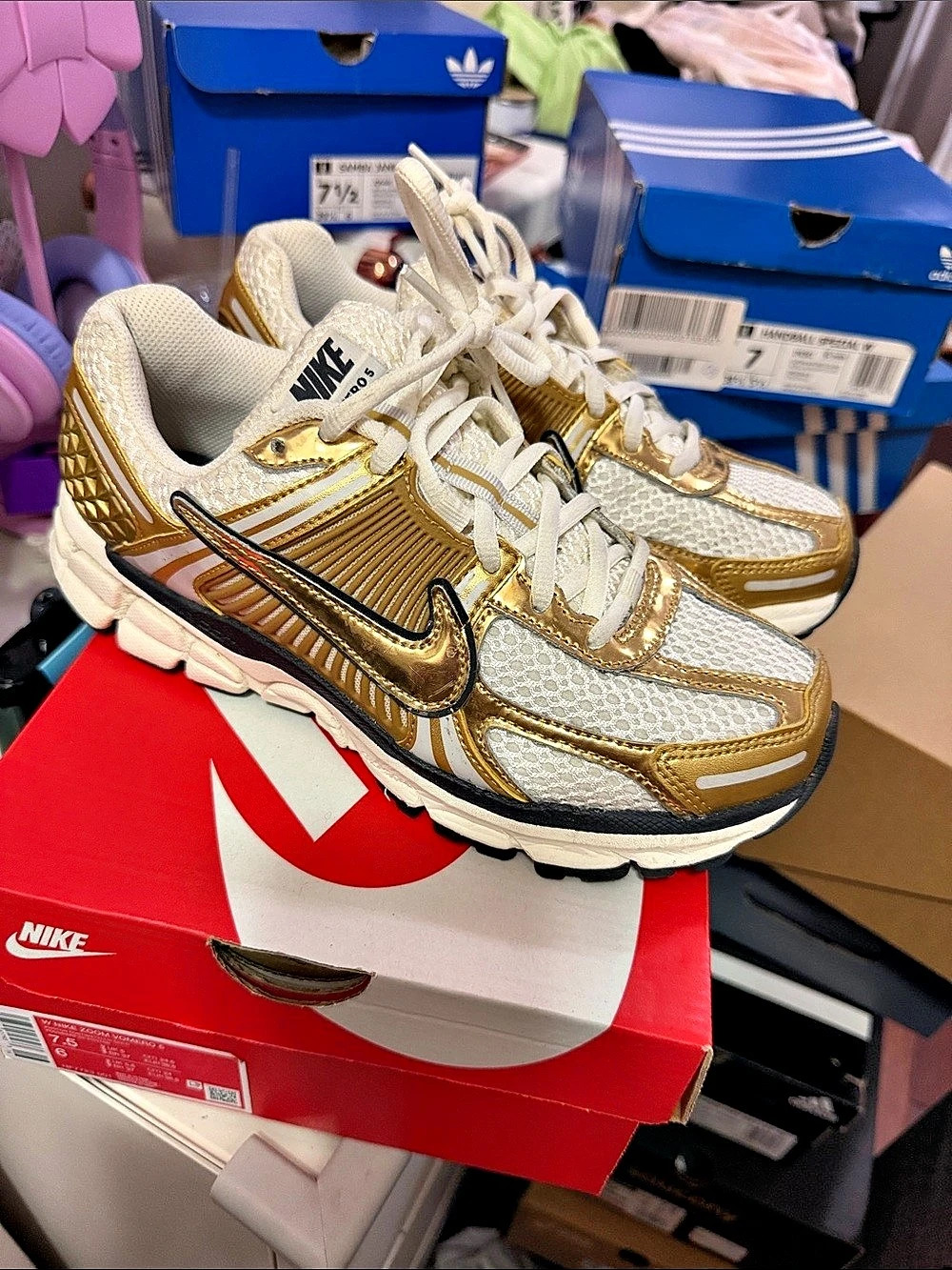Nike Zoom Vomero 5 Metallic Gold & White Sneakers